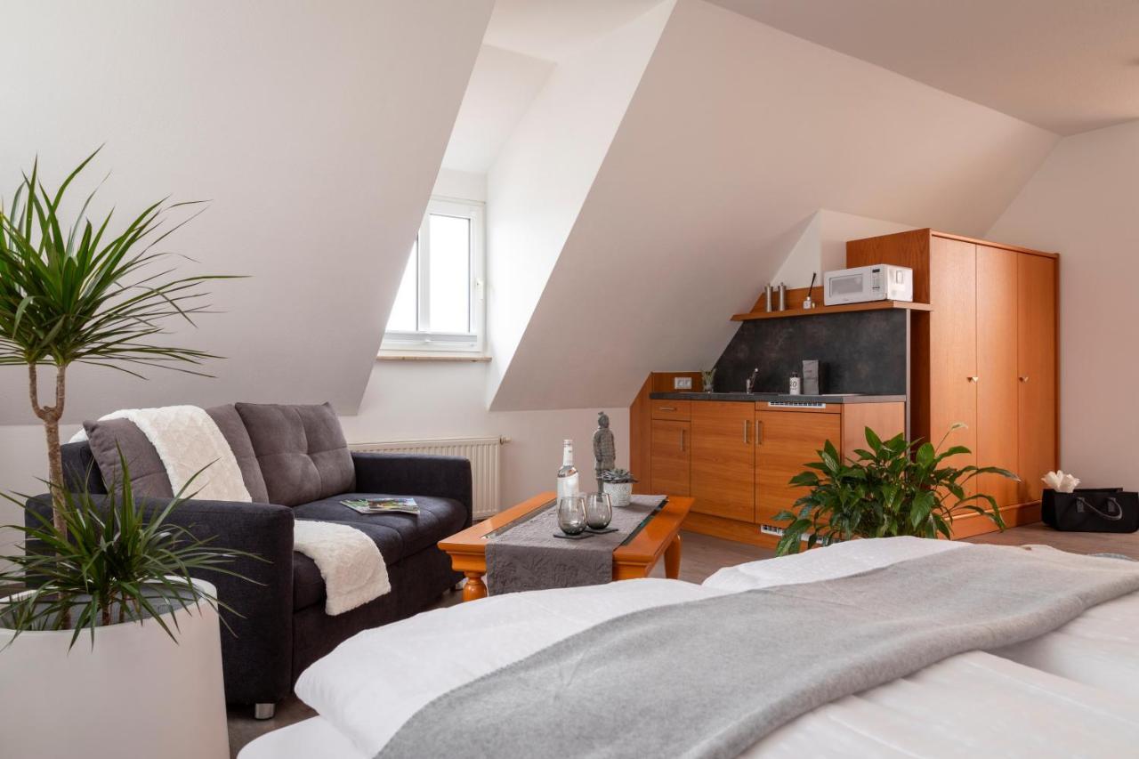 Hotel Am Ludwigskanal Вендельштайн Экстерьер фото